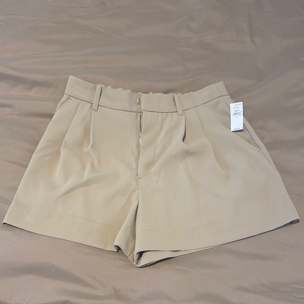 GAP 365 High Rise Shorts